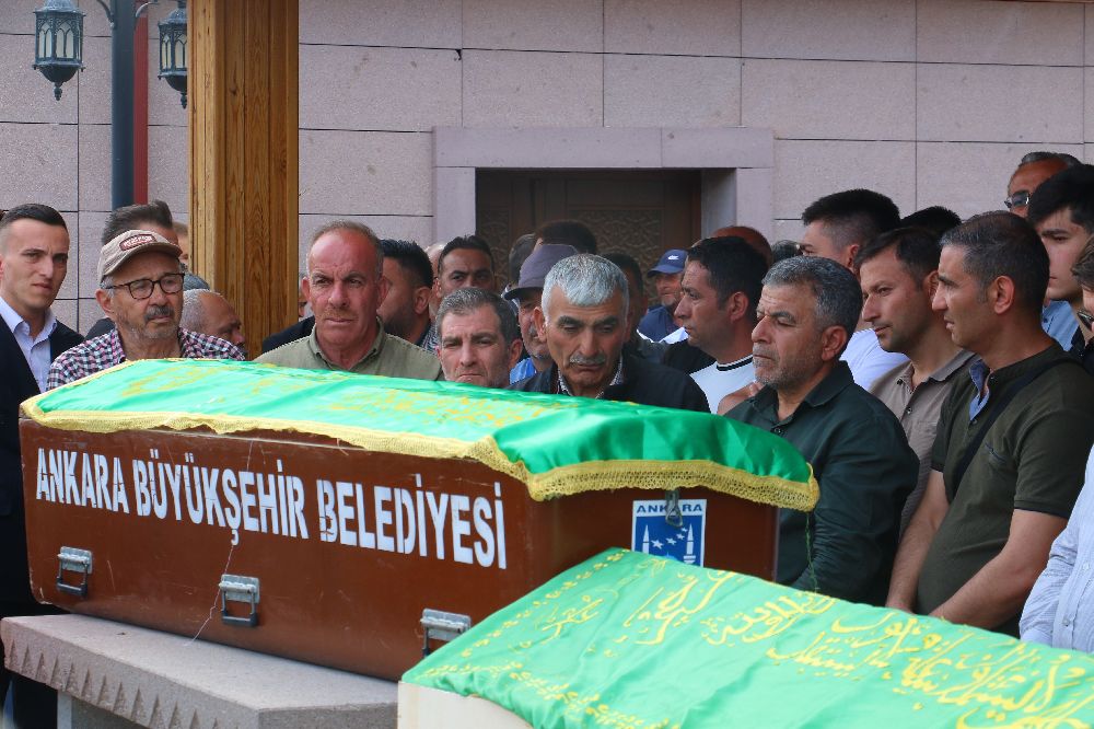 Burdur Yeşilova Salda Gölü'nde boğulan baba-oğul Ankara'da defnedildi |  Bölgesel