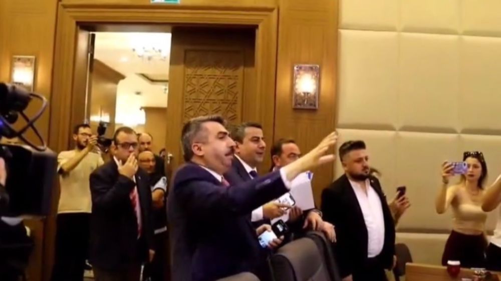 Bursa Büyükşehir Meclisi'nde gerginlik