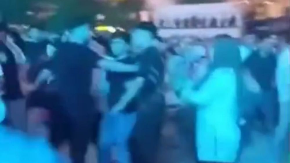 Bursa'da Buray konserinde kavga çıktı: O anlar kamerada