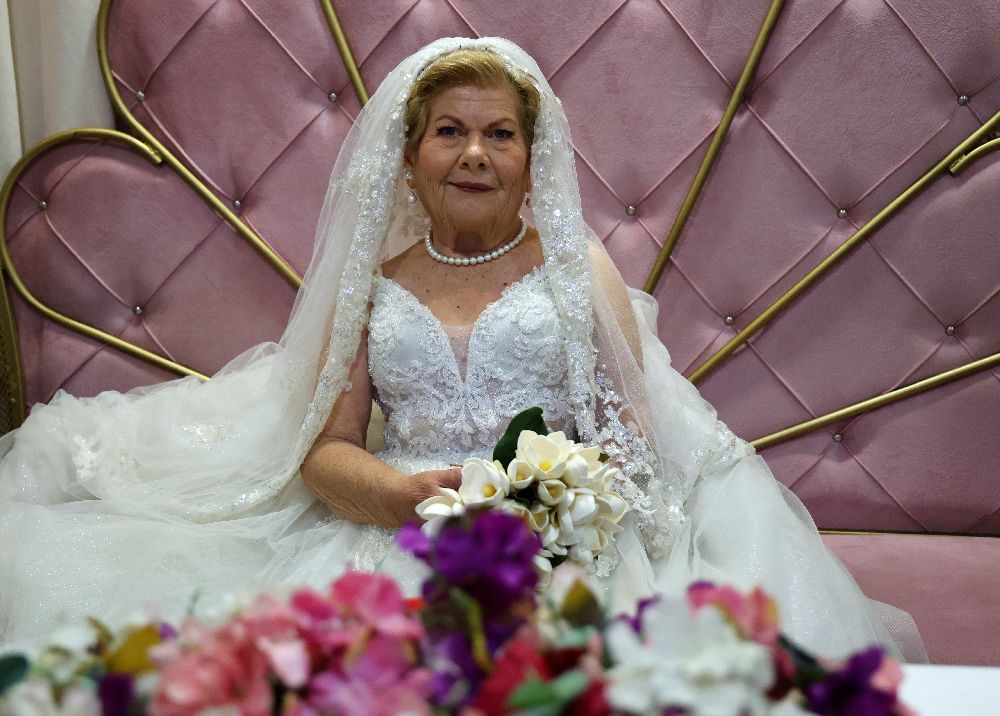 Çalılıkta ölü bulundu Geçen yıl temsili düğünde gelinlik giymişti...