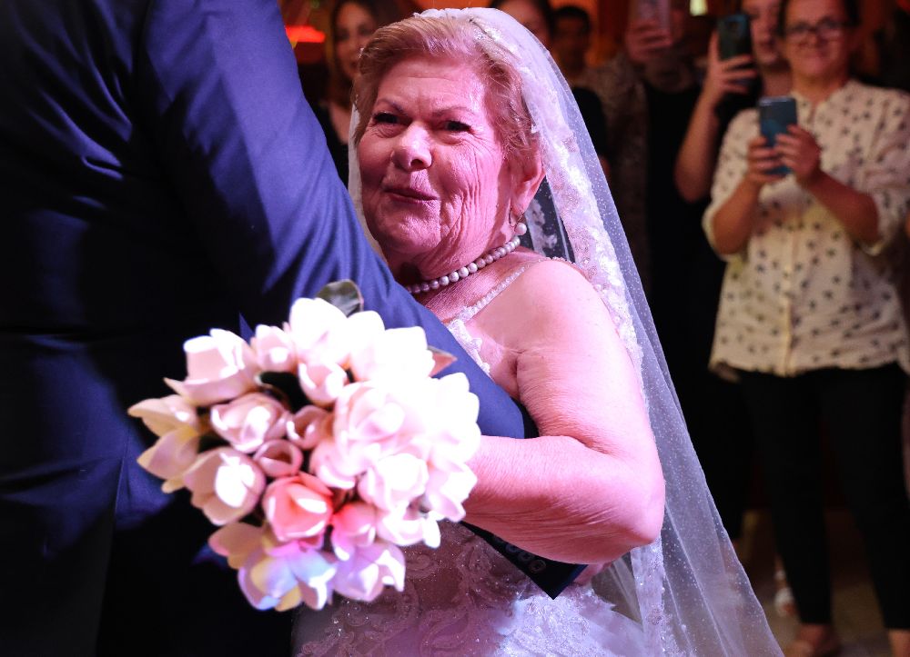 Çalılıkta ölü bulundu Geçen yıl temsili düğünde gelinlik giymişti...