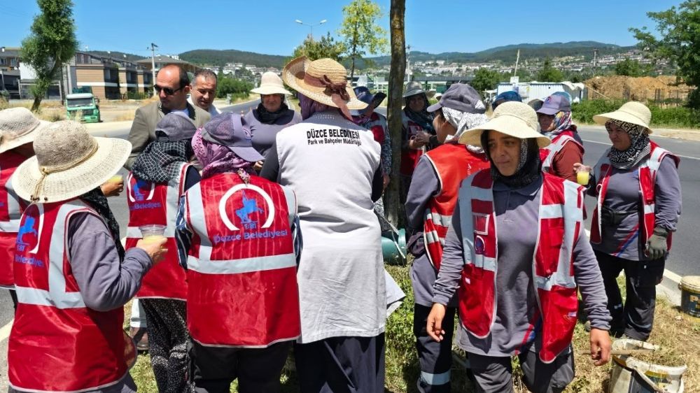 Çalışanlara sıcak havada serin bir mola