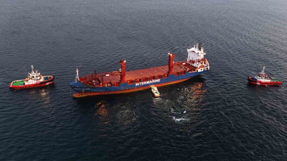 Çanakkale Boğazı’ndan geçen yük gemisinde yangın çıktı