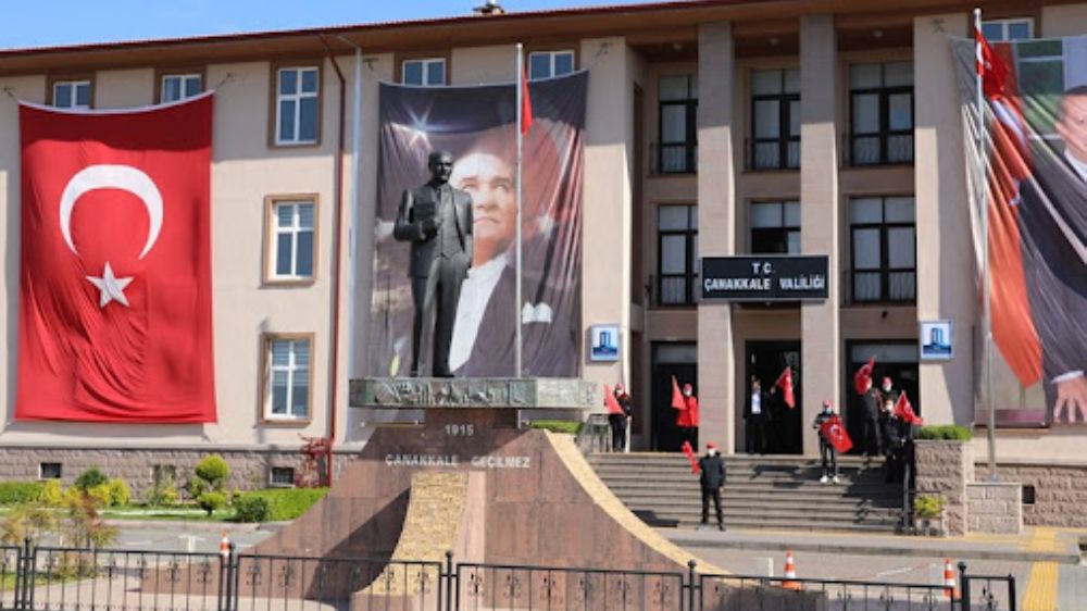 Çanakkale Valiliği: Yerleşim yerlerini tahliyeyi gerektirir bir risk bulunmamaktadır