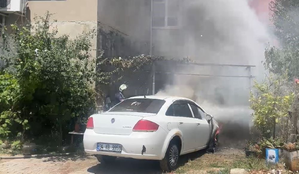 Çatalca'da park halindeki araç alev aldı
