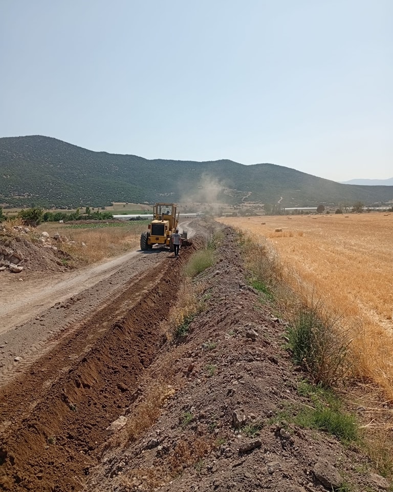 Çavdır'da belediye ekipleri sahada durmaksızın çalışıyor