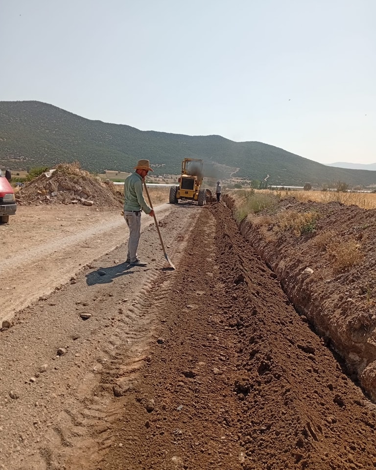 Çavdır'da belediye ekipleri sahada durmaksızın çalışıyor