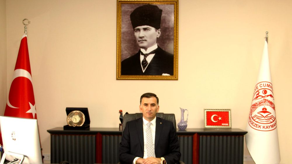  Çemişgezek Kaymakamı Küçük görevine başladı