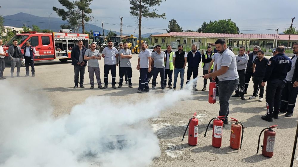  Dinar İlçe Özel İdaresi ekiplerine yangın eğitimi
