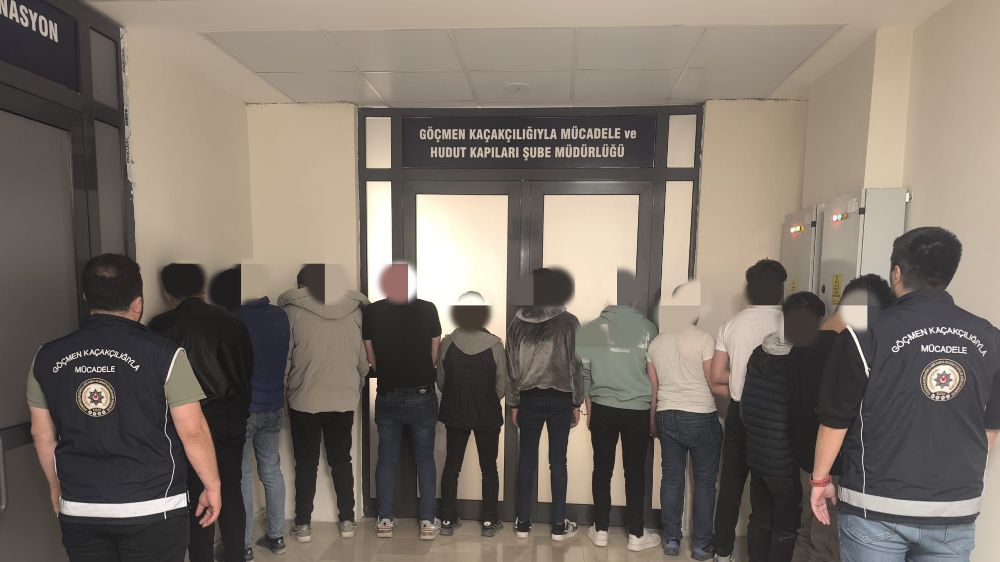 Düzensiz göçmen operasyonunda 9 kişi yakalandı