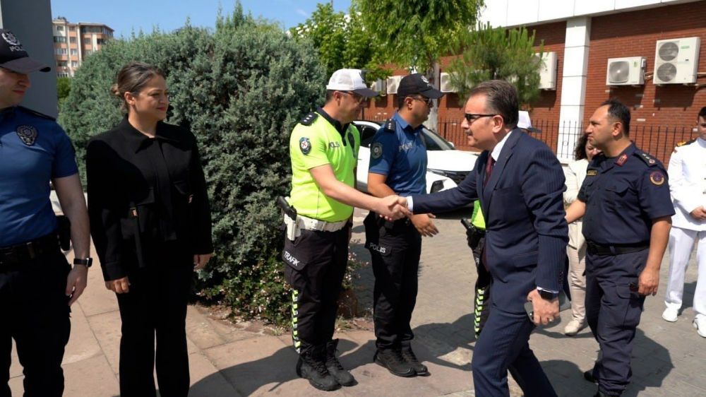 Edremit'te bayramda dev buluşma Birlik ve beraberlik mesajı verildi