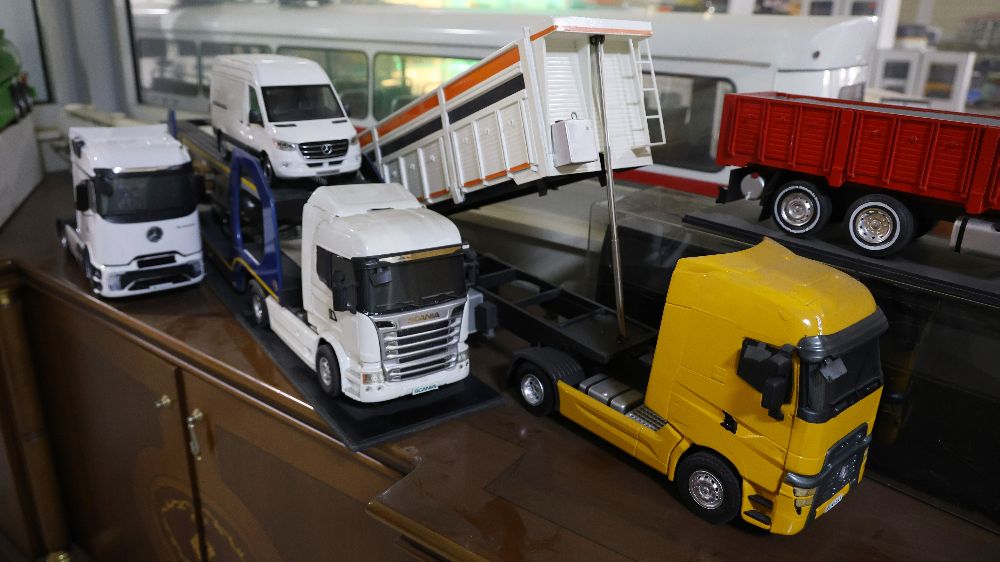 El yapımı maket araçlara dünya hayran Aydınlı baba-oğuldan mucize atölye