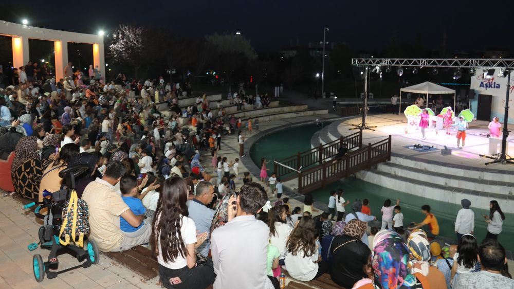 Elazığ Belediyesi tiyatro şenliği yoğun ilgi gördü