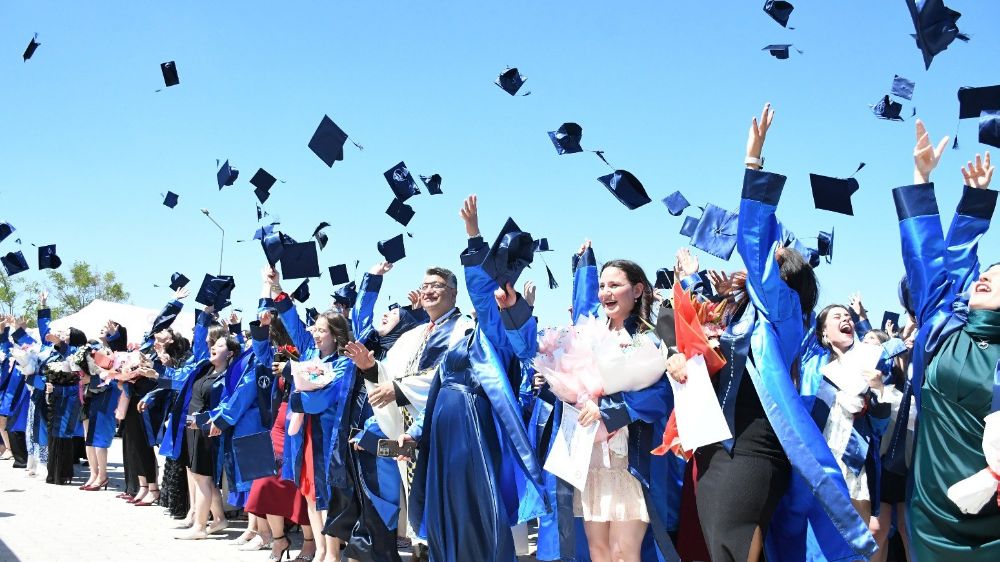 Emet MYO’da mezuniyet coşkusu