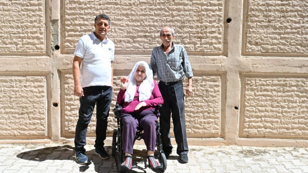Engelli vatandaş akülü tekerlekli sandalye ile hayata yeni bir adım attı
