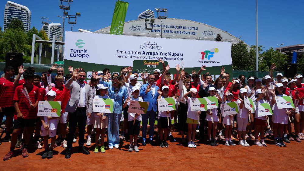 Gaziantep'te Uluslararası Tenis 14 Yaş Avrupa Yaz Kupası'nın açılışı yapıldı