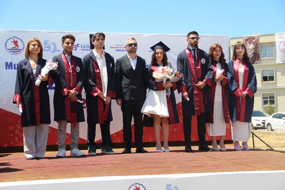 Geleceğin iletişimcileri kep attı