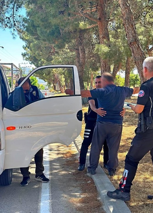 Gönen’de asayiş ve trafik uygulaması: 106 kişi sorgulandı