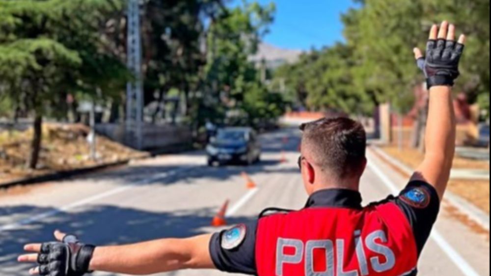 Gönen’de asayiş ve trafik uygulaması: 106 kişi sorgulandı