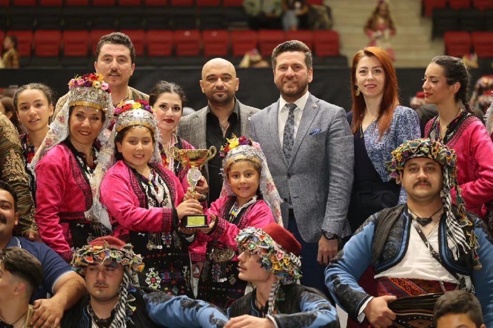 Halk oyunlarında 3 dalın şampiyonu Tavas Belediyesi Spor Kulübü oldu