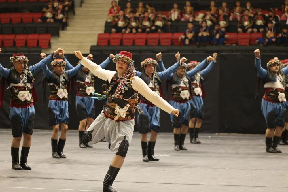 Halk oyunlarında 3 dalın şampiyonu Tavas Belediyesi Spor Kulübü oldu