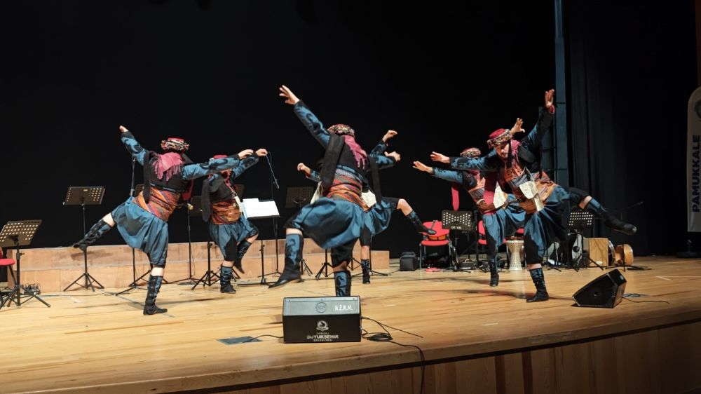 Hayat Boyu Öğrenme kursiyerlerinden türkü şöleni