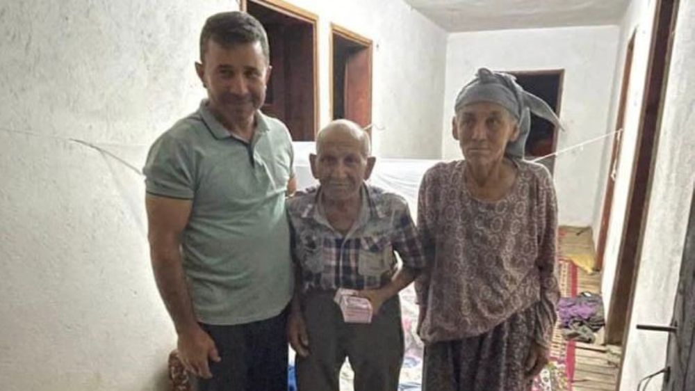 Hem parası Hem evi yenilendi Serik'te  Yangında 80 bin lirasını kaybeden yaşlı adamın parası yenisiyle değiştirildi