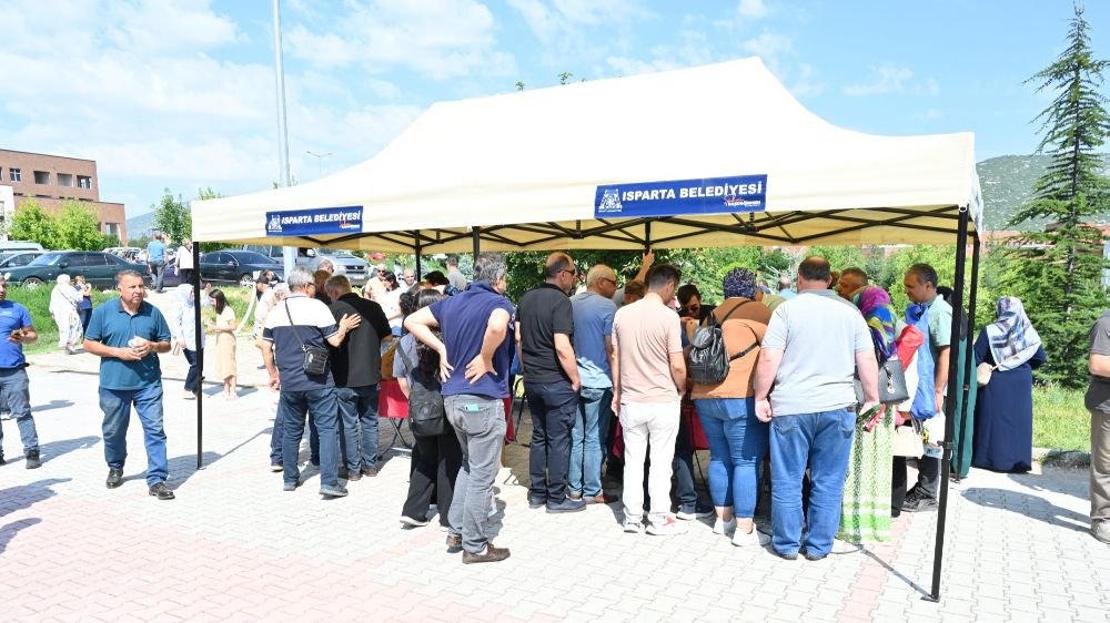 Isparta Belediyesi YKS’de öğrenci ve ailelerini yalnız bırakmadı