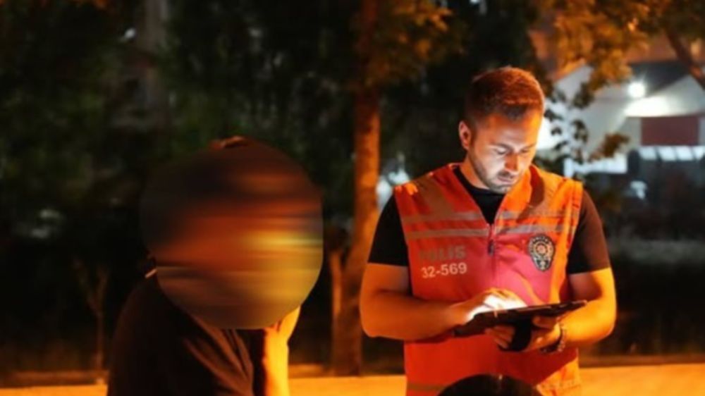 Isparta’da 1 saatlik asayiş ve trafik uygulamasında 236 kişi sorgulandı