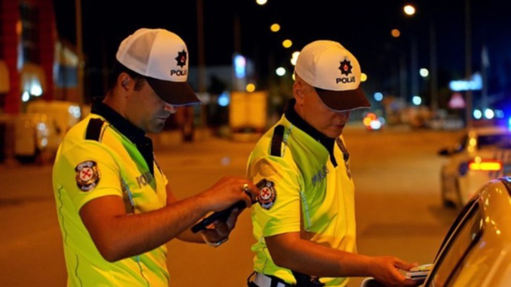 Isparta’da gece denetimi: 1 saatte 117 kişi kontrol edildi