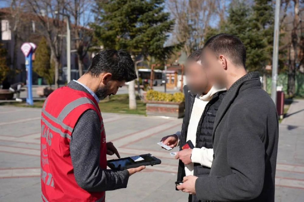 Isparta'da trafik ve düzensiz göç denetimi: 3 bin şahıs sorgulandı