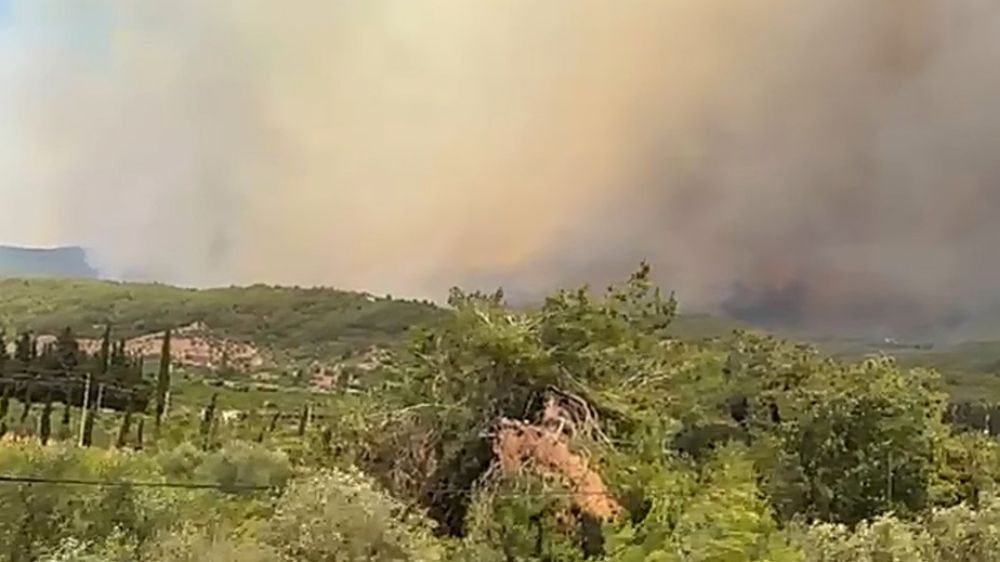 İzmir'deki orman yangında kullanılan uçak sayısı 18'e çıktı