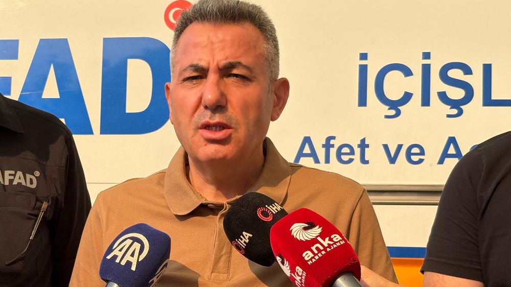 İzmir Valisi Elban: "Yangın henüz kontrol atına alınmadı"