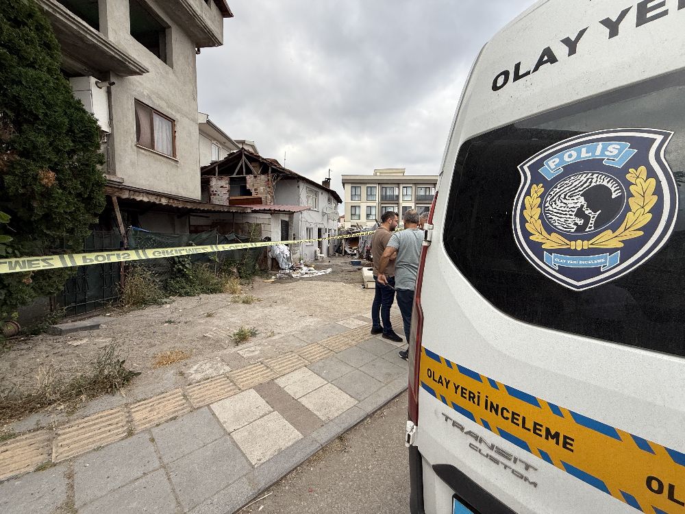 Kanlı ziyaret: Çocuklarının evinde eski eşini vurdu