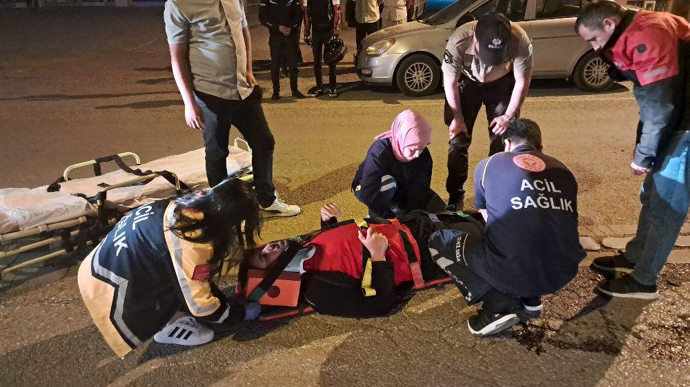 Karaman'da otomobille çarpışan motokurye yaralandı