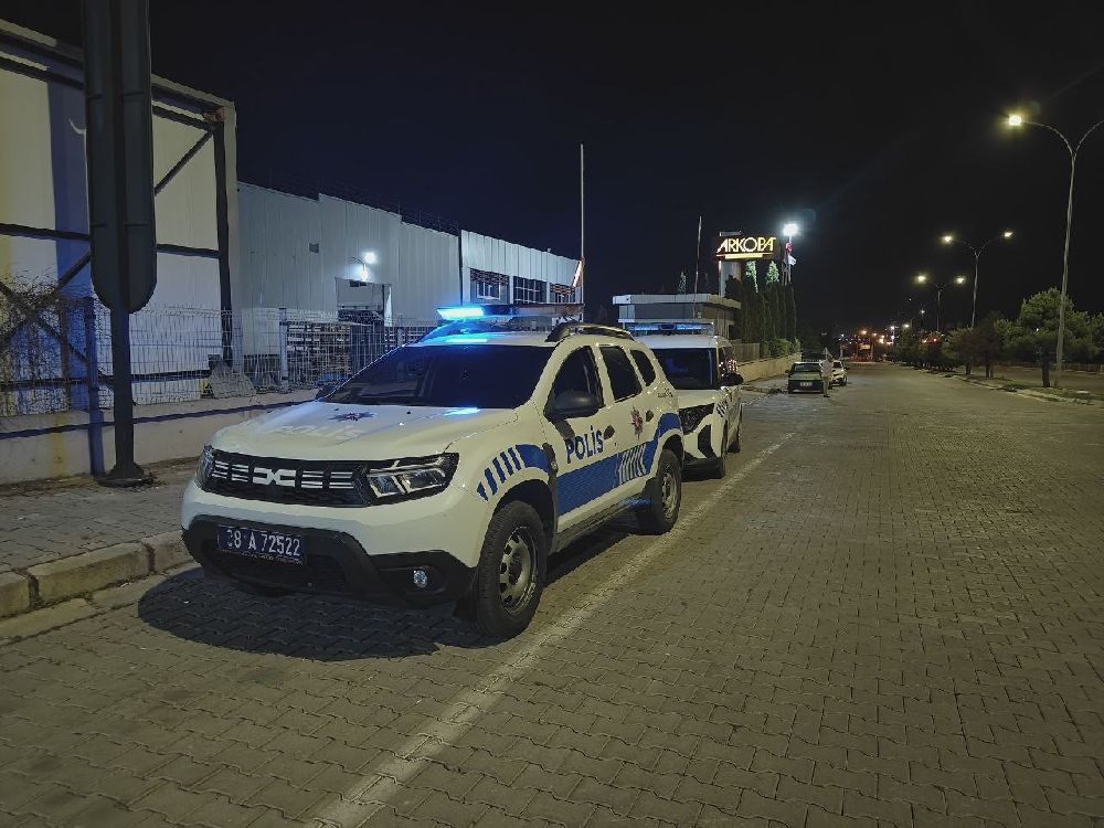 Kayseri’de ahşap fabrikasında korkutan yangın