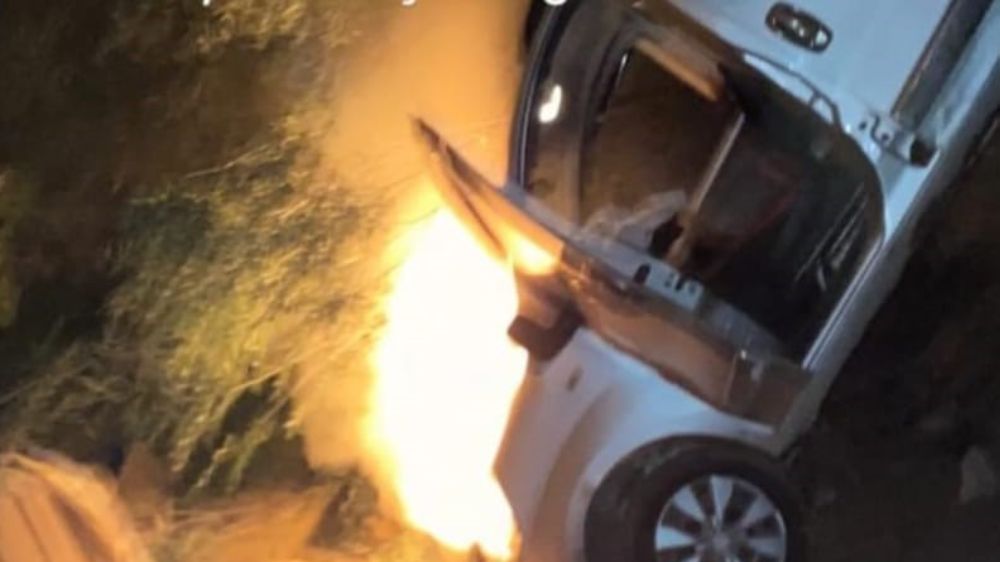 Kaza sonrası alev araçtan kendi imkanları ile çıkan sürücü hastaneye kaldırıldı