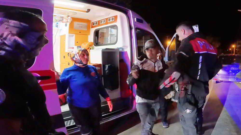 kaza yaptı  Yasal sınırın 16 kat üstünde alkollü çıktı sürücü ne polisi dinledi ne de sağlıkçıları ille de ...