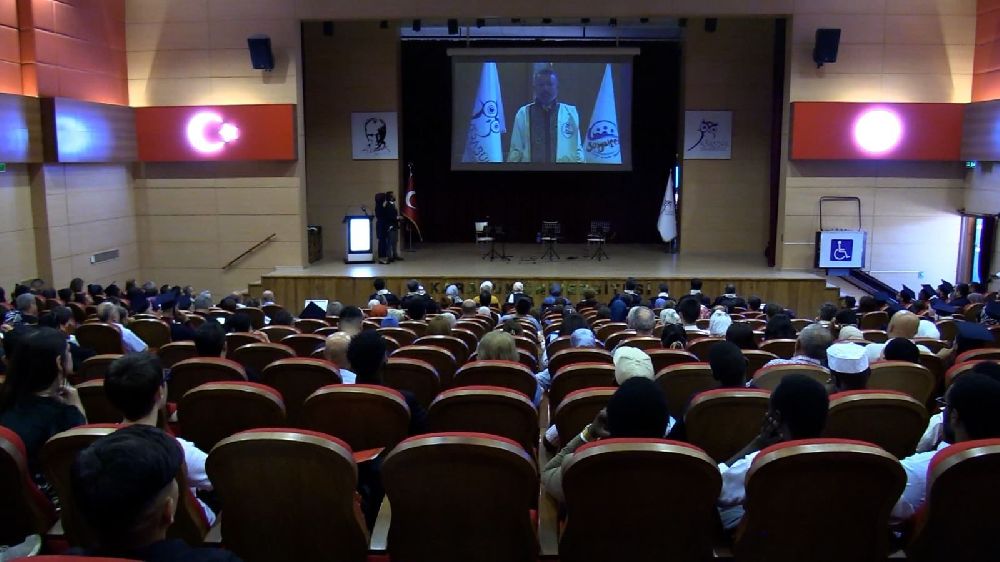 KBÜ Lisansüstü Eğitim Enstitüsü’nde 948 mezun diplomasını aldı