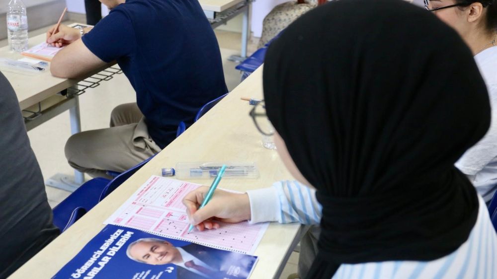 Kepez Belediyesi’nden öğrencilere gerçek sınav provası