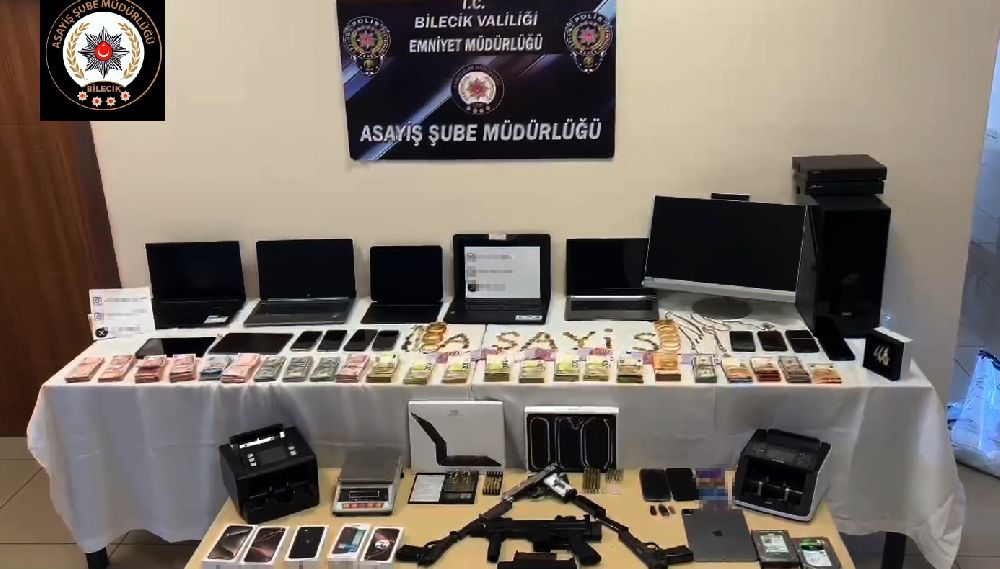 Kırmızı listedeki Afrika Papağanı Aksaray'da yakalandı