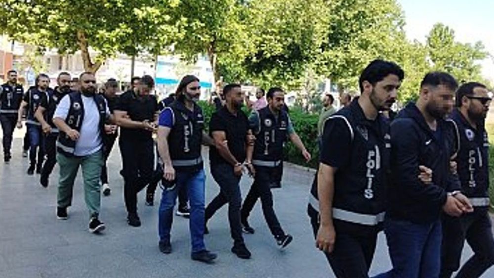 Kırşehir’de ’yağma, tefecilik, dolandırıcılık’ operasyonu  tutuklandılar 