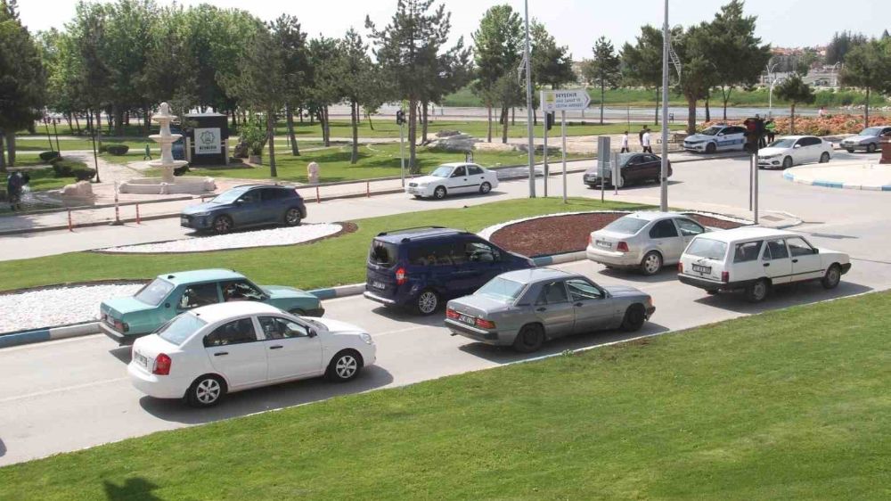 Konya-Antalya karayolunda bayram yoğunluğu