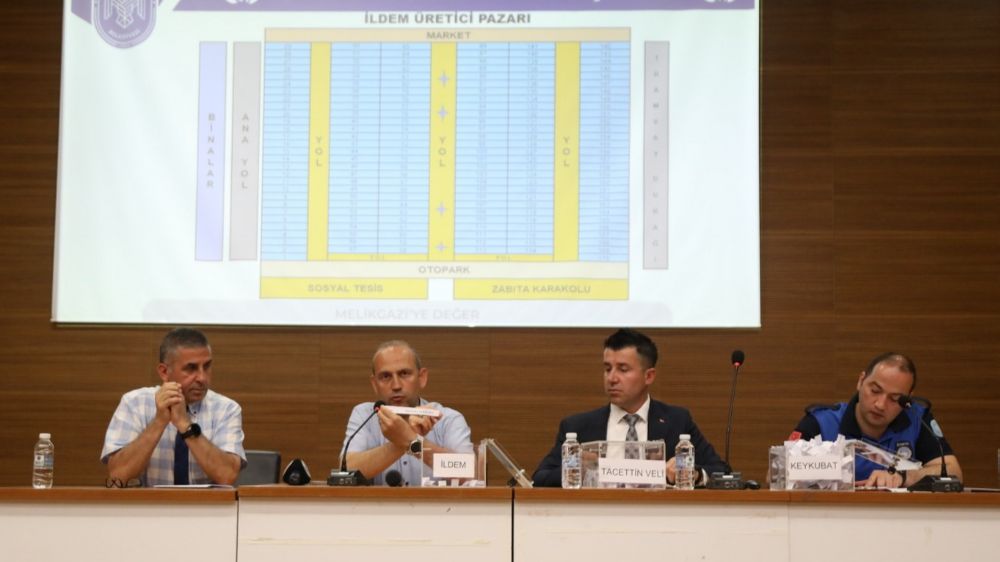 Melikgazi Köy Pazarı'nda yer alacak esnafın yerleri kura ile belirlendi