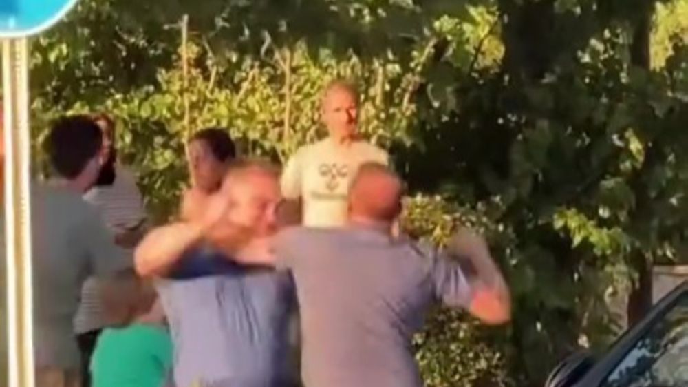 Merkezefendi Belediyesi meclis üyesinden polise tehdit ve hakaret