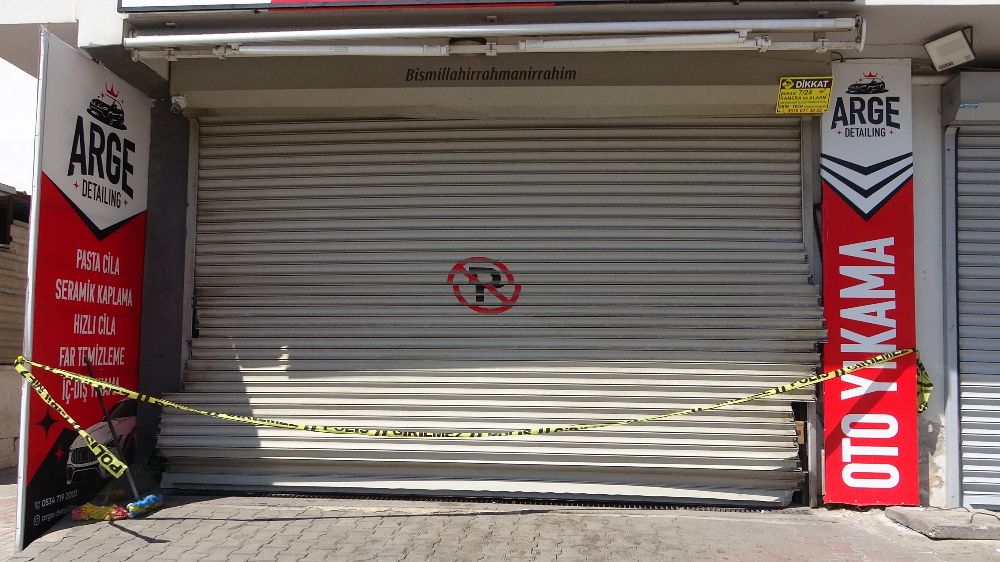 Mersin'de 3 genç, oto yıkama dükkanında ölü bulundu