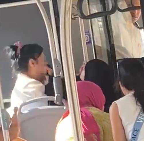 Milletvekili Ün, halk otobüsünde saldırıya uğrayan tesettürlü kadınla görüştü