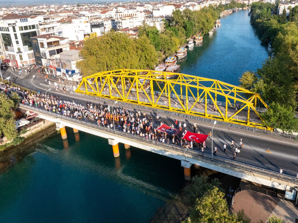 Minikler Türkiye Halk Oyunları Şampiyonası Manavgat’ta başladı