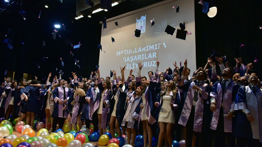 MSKÜ Tıp Fakültesi’nde Mezuniyet Coşkusu