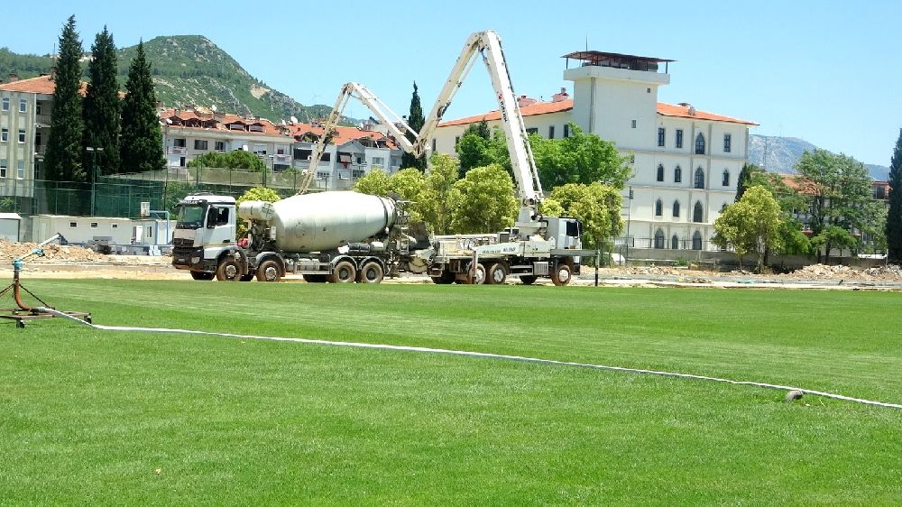 Muğla Atatürk Stadyumu’nda yeni tribün inşaatı hızla sürüyor